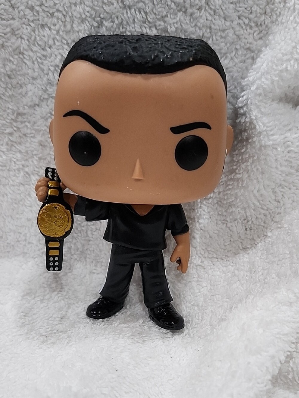 FUNKO POP! WWE THE ROCK FIGURINE